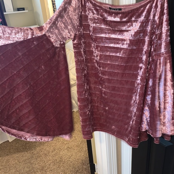 Pink suede off the shoulder top - Picture 2 of 2